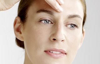 Kvinna som använder koncentrat