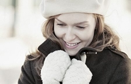 Kvinna med vinterkläder.